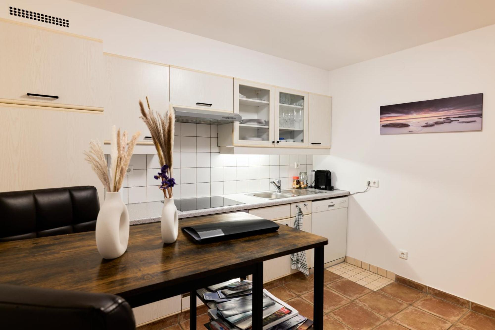 Stilvolle Gartenterrassenwohnung Mitten In Bregenz Bagian luar foto