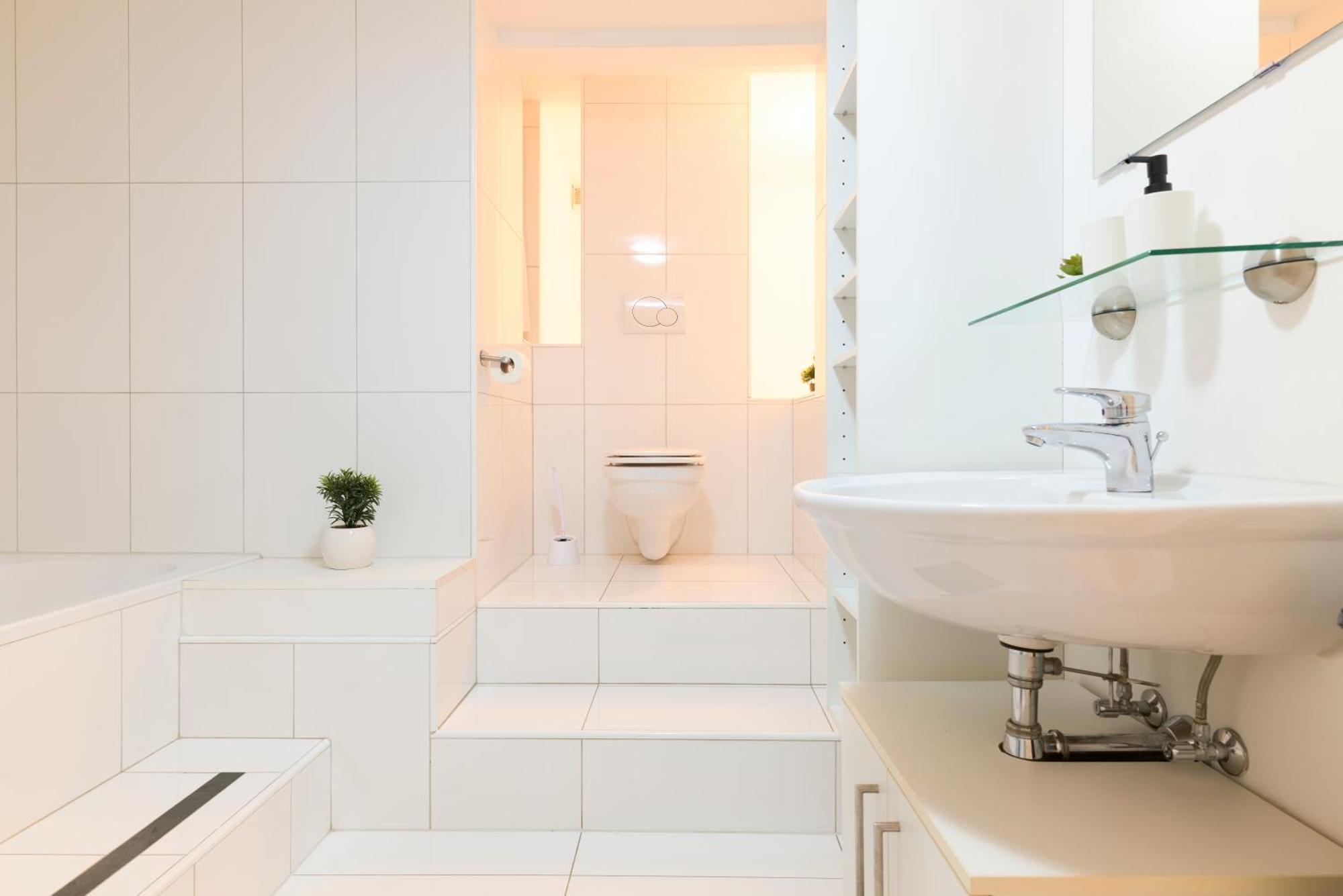 Stilvolle Gartenterrassenwohnung Mitten In Bregenz Bagian luar foto