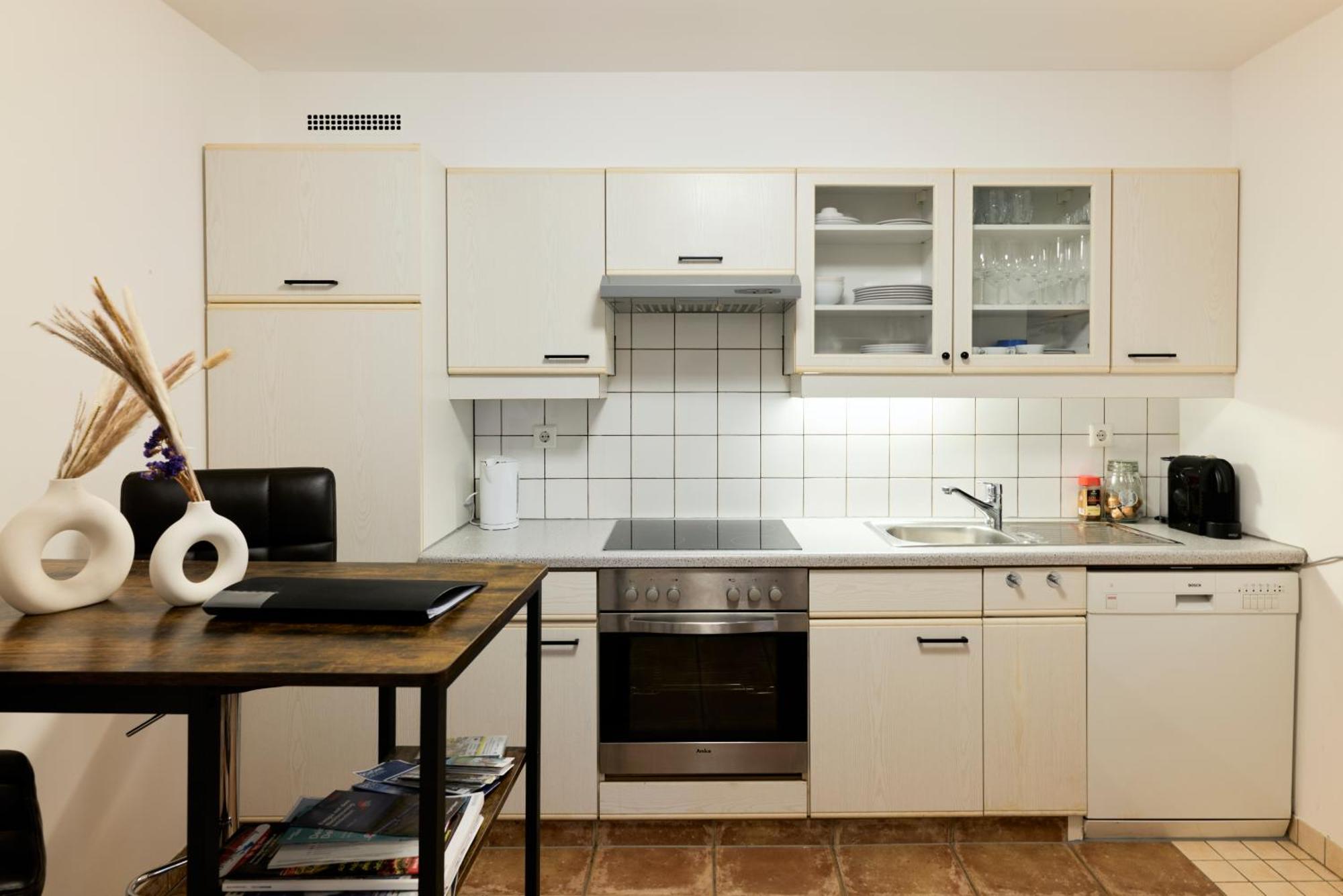 Stilvolle Gartenterrassenwohnung Mitten In Bregenz Bagian luar foto