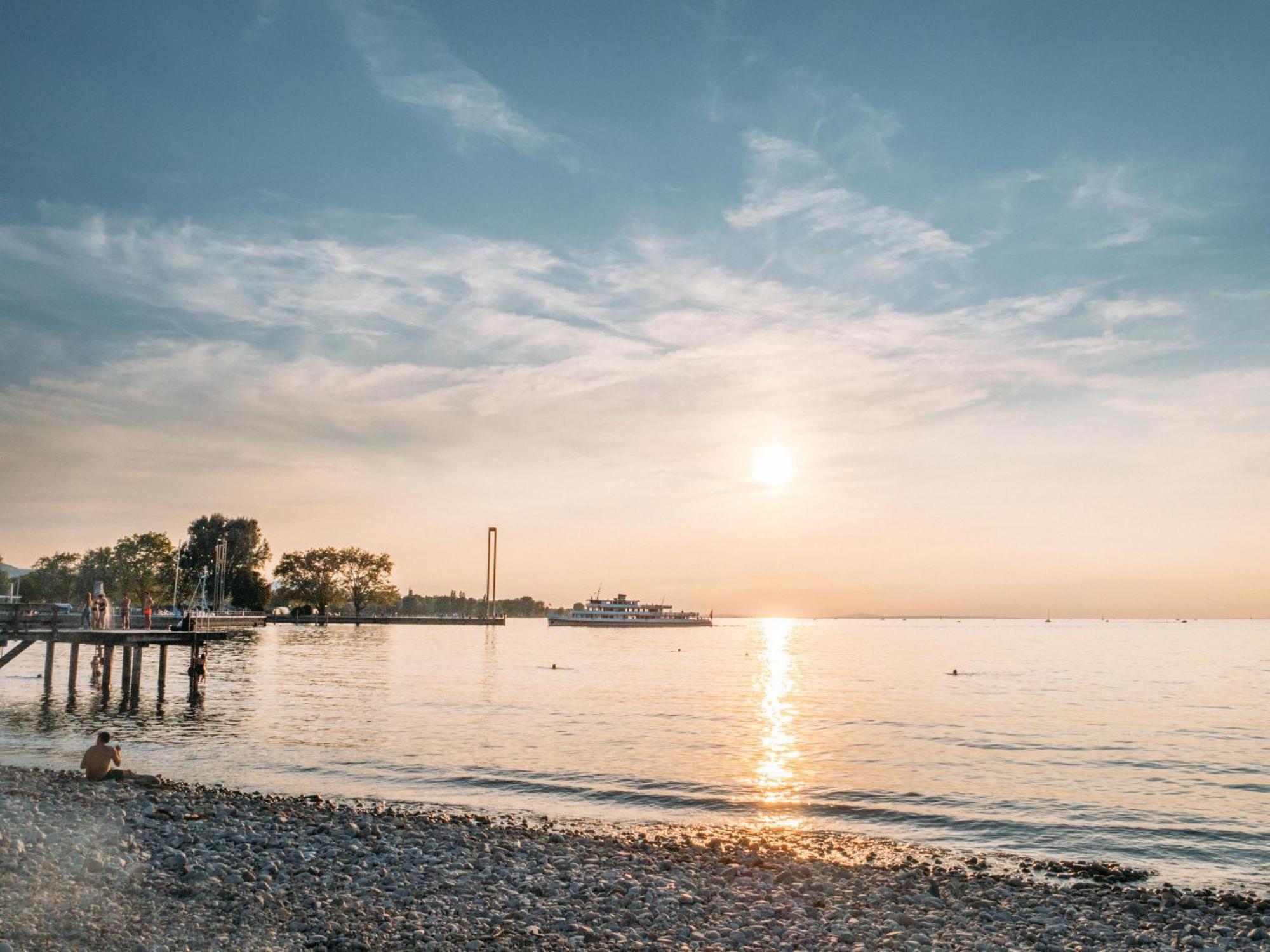 Stilvolle Gartenterrassenwohnung Mitten In Bregenz Bagian luar foto
